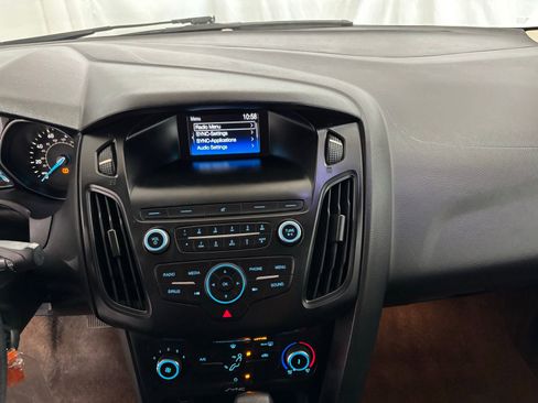 Used 2018 Ford Focus SE image 24