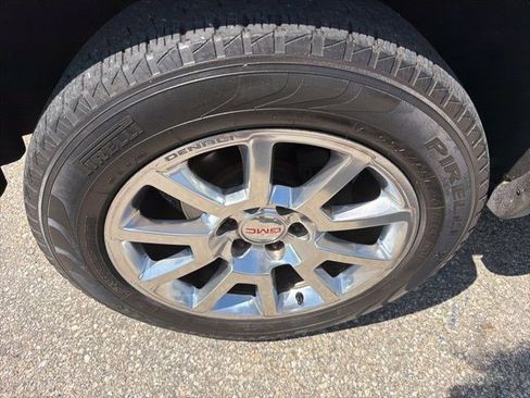 Used 2015 GMC Sierra 1500 Denali w/ Driver Alert Package image 10