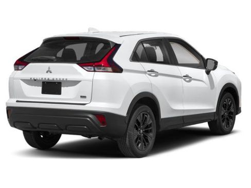 Used 2023 Mitsubishi Eclipse Cross LE AWD/4WD image 2