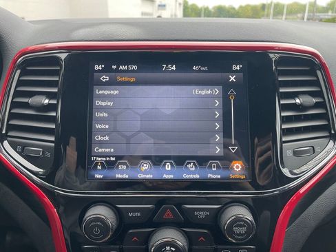 Used 2020 Jeep Grand Cherokee Altitude AWD/4WD image 12
