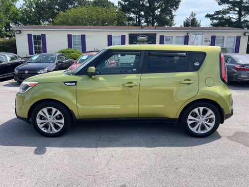 Used 2016 Kia Soul + w/ Audio Package FWD image 9