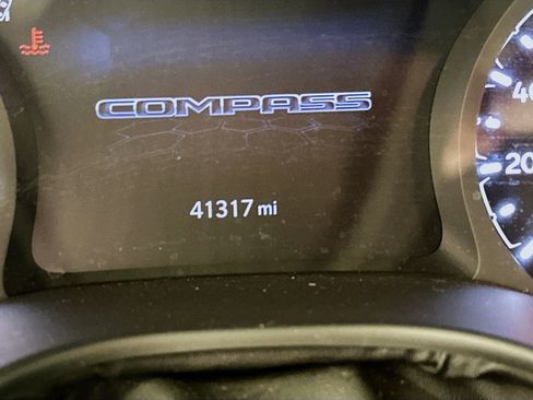 Used 2022 Jeep Compass Limited image 19