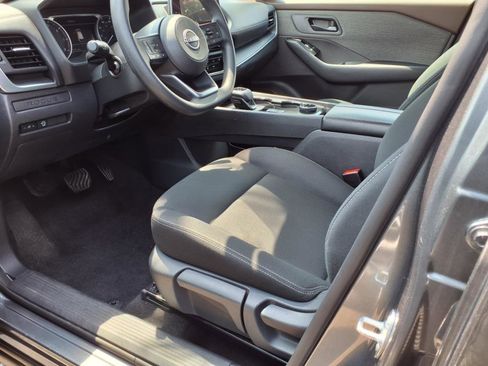 Used 2023 Nissan Rogue S image 12