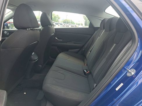 Used 2023 Hyundai Elantra SEL FWD image 11