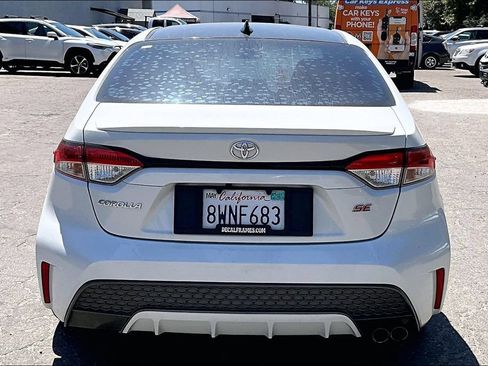Used 2021 Toyota Corolla SE w/ SE Premium Package FWD image 5