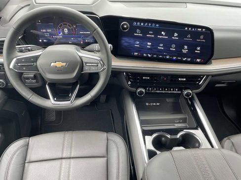 New 2025 Chevrolet Suburban High Country image 14