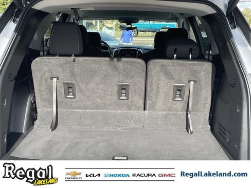 Used 2020 Chevrolet Traverse LT image 9