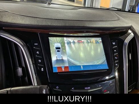 Used 2019 Cadillac Escalade ESV Luxury image 38
