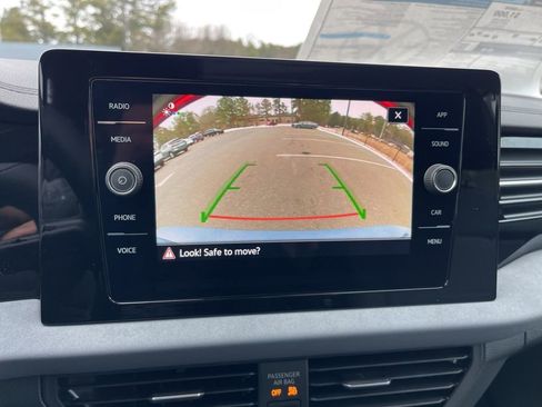 New 2026 Volkswagen Jetta SE image 9