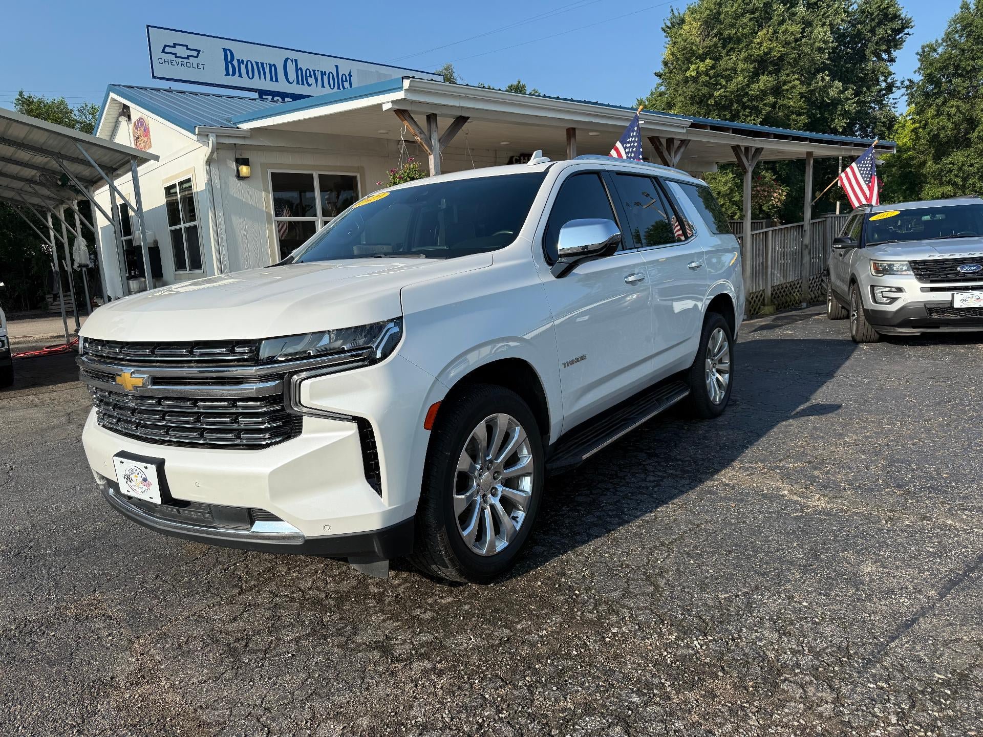 Used 2023 Chevrolet Tahoe Premier AWD/4WD image 2