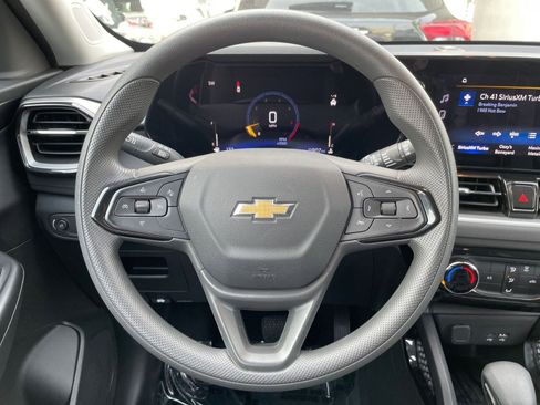 Used 2025 Chevrolet TrailBlazer LT image 28