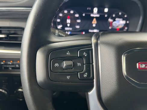 Used 2023 GMC Yukon XL SLT image 28