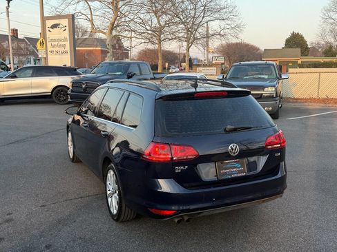 Used 2017 Volkswagen Golf SE image 22