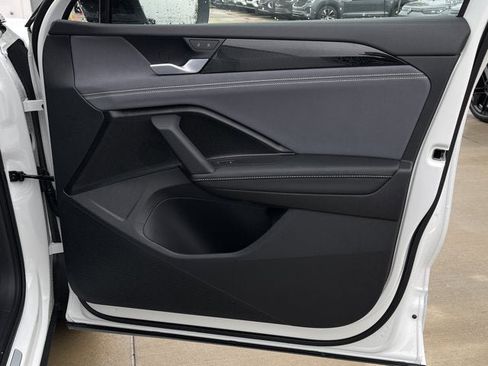 New 2026 Volkswagen Tiguan SE R-Line image 19