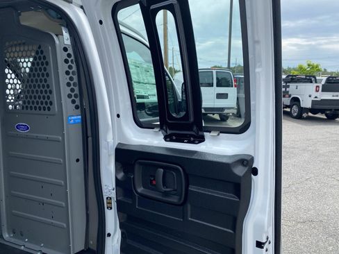 New 2025 Chevrolet Express 2500 w/ Driver Convenience Package image 40
