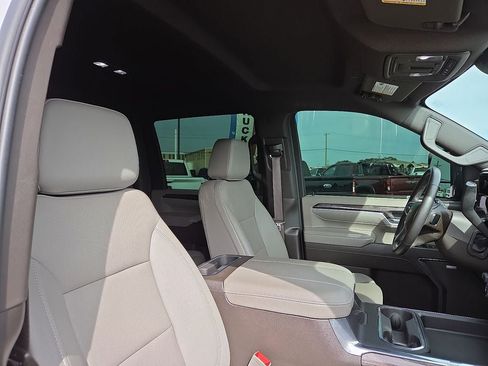 Used 2024 Chevrolet Silverado 2500 LTZ w/ LTZ Premium Package AWD/4WD image 13