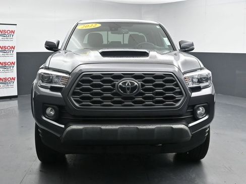 Used 2022 Toyota Tacoma TRD Sport AWD/4WD image 3