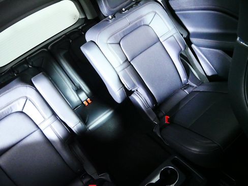 Used 2026 Lincoln Aviator Reserve AWD/4WD image 14