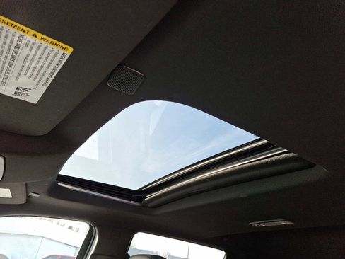 Used 2023 Chevrolet Silverado 1500 ZR2 image 14