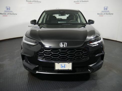 Used 2023 Honda HR-V LX image 2