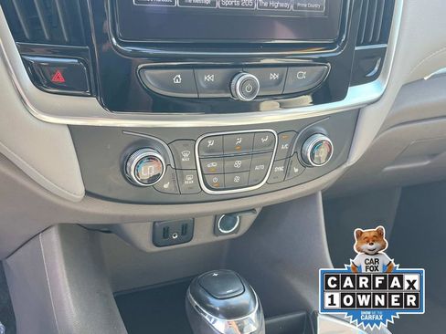 Used 2019 Chevrolet Traverse LT image 33