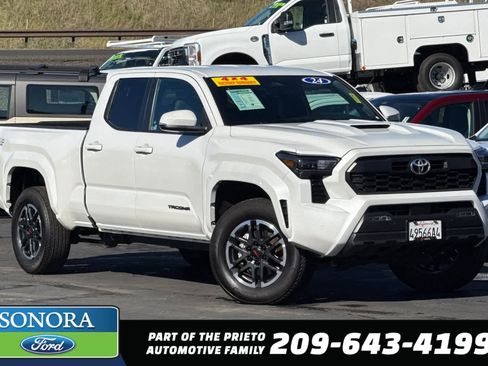 Used 2024 Toyota Tacoma TRD Sport w/ TRD Sport Upgrade Package image 1