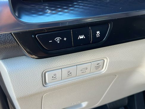 Used 2023 Kia Carnival SX Prestige FWD image 29