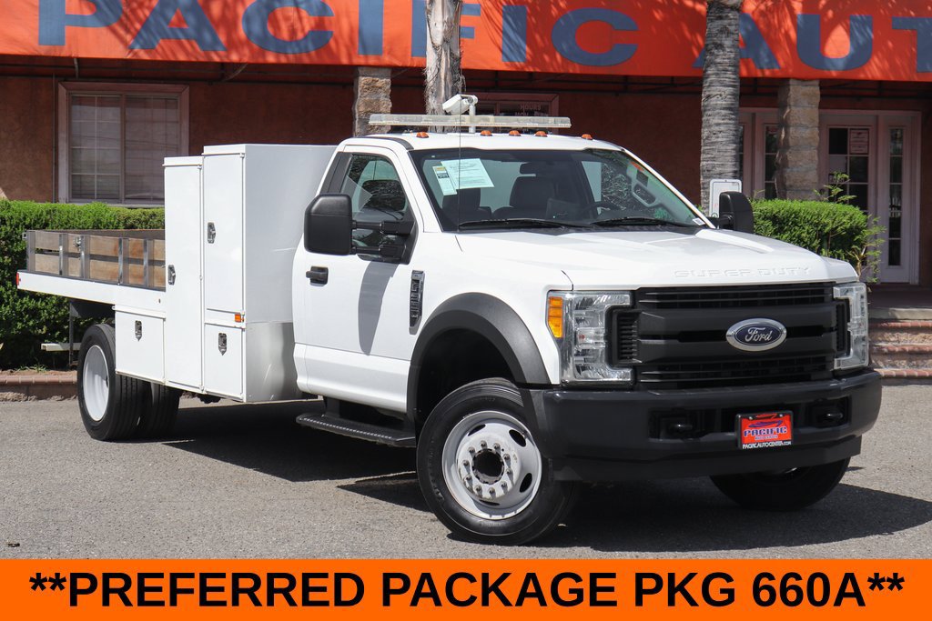 Used 2017 Ford F550 2WD Regular Cab Super Duty image 2
