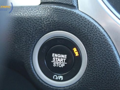 Used 2017 Chrysler 300 Limited image 27