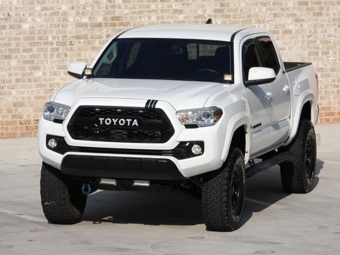 Used 2021 Toyota Tacoma SR5 RWD image 27