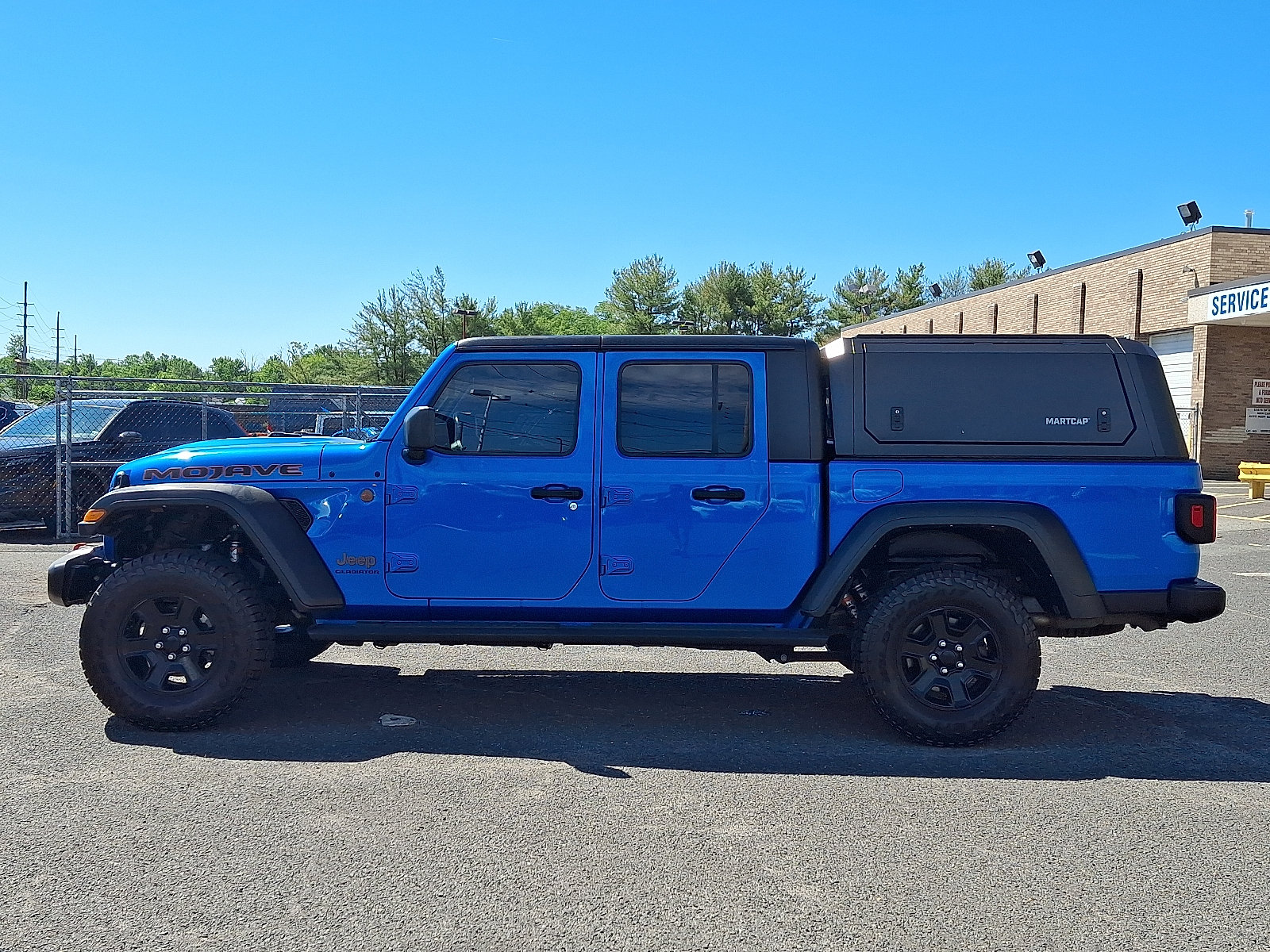 Used 2022 Jeep Gladiator Mojave w/ Dual Top Group AWD/4WD image 4