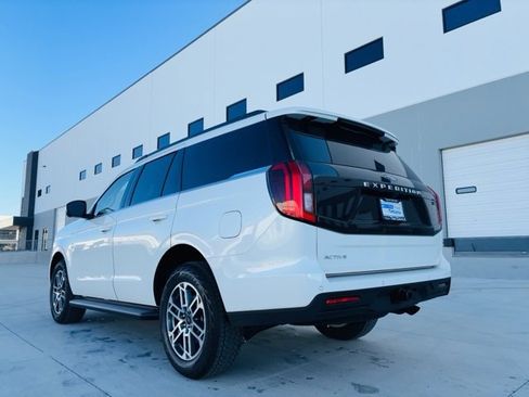 New 2025 Ford Expedition Active image 3