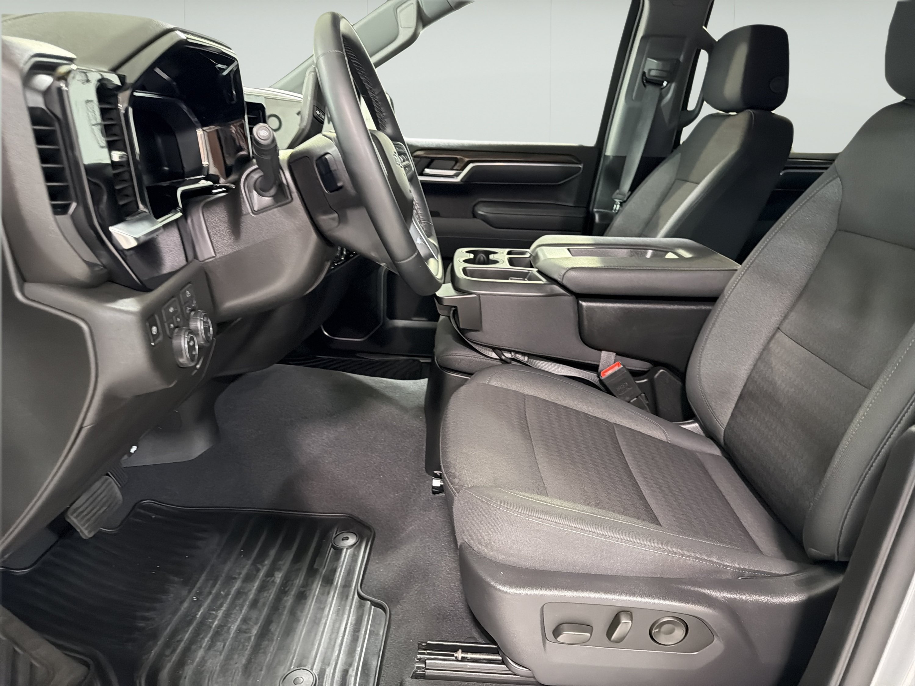 Used 2026 Chevrolet Silverado 1500 RST AWD/4WD image 9