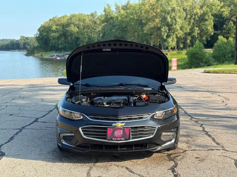 Used 2018 Chevrolet Malibu LT FWD image 10