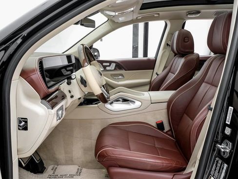 Used 2022 Mercedes-Benz Maybach GLS 600 4MATIC image 7
