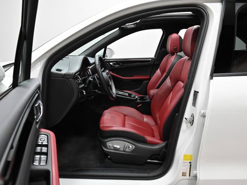 Used 2023 Porsche Macan image 21
