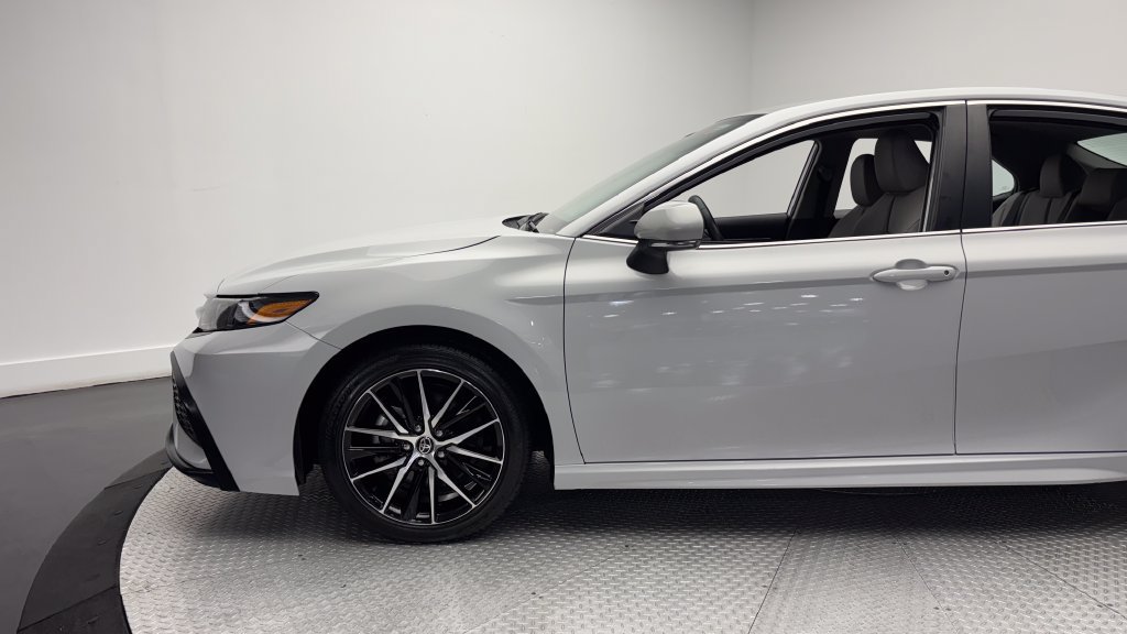 Certified 2024 Toyota Camry SE FWD image 5