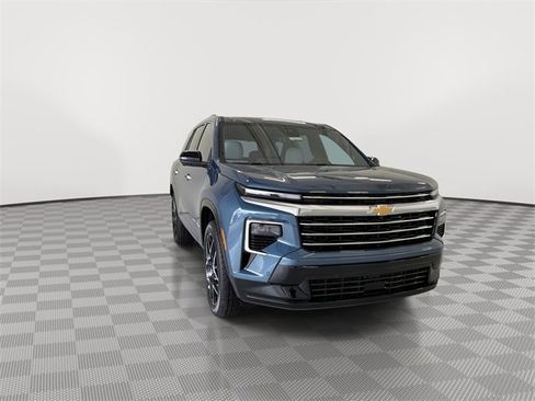 New 2026 Chevrolet Traverse High Country image 3