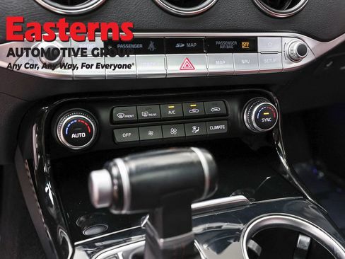 Used 2020 Kia Stinger GT-Line w/ Sun & Sound Package RWD image 21
