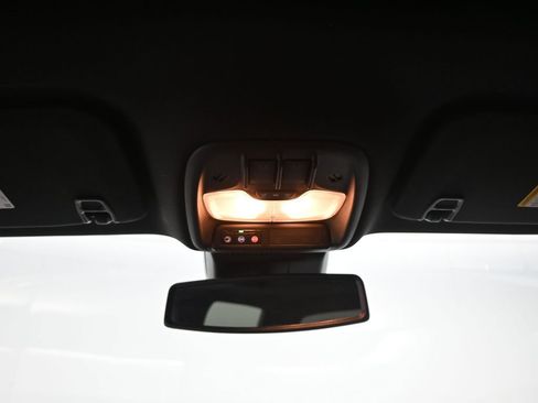 Used 2024 GMC Canyon Denali image 12