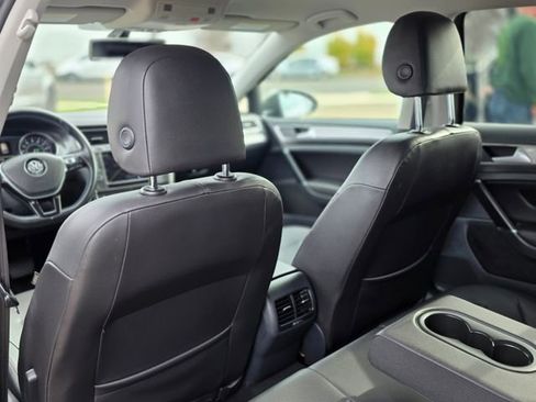 Used 2016 Volkswagen e-Golf SEL Premium image 18