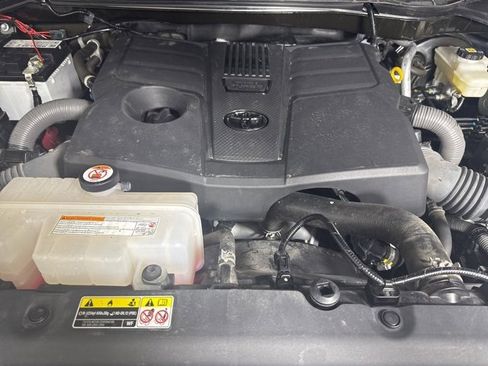 Used 2022 Toyota Tundra Limited image 9