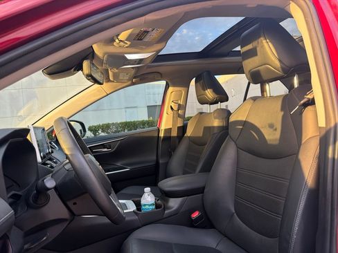 Used 2021 Toyota RAV4 Limited AWD/4WD image 6