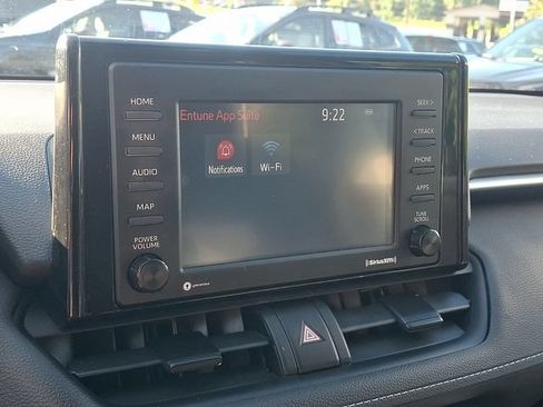 Used 2021 Toyota RAV4 LE FWD image 17
