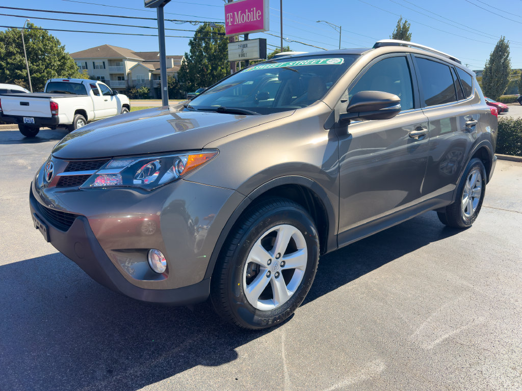 Used 2014 Toyota RAV4 XLE AWD/4WD image 3