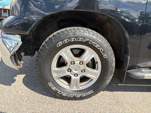 Used 2008 Toyota Tundra 4x4 CrewMax image 34