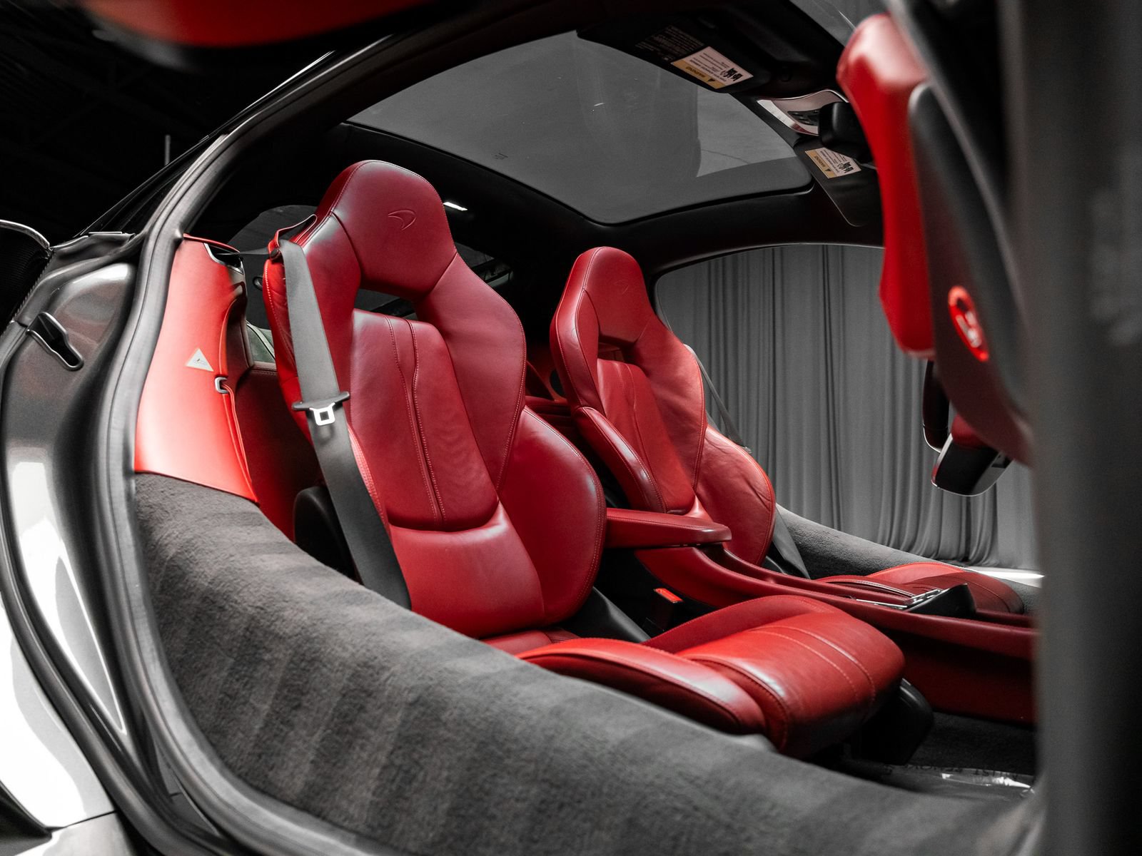 Used 2017 McLaren 570S RWD image 47