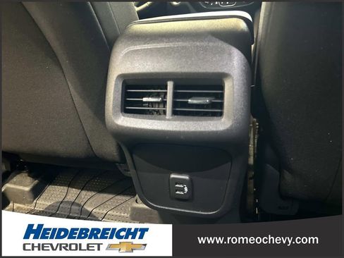 Certified 2024 Chevrolet Equinox LT w/ LPO, Floor Liner Package FWD image 17