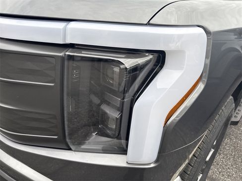 Used 2023 Ford F150 Lightning Lariat w/ Equipment Group 511A High image 5