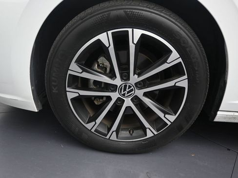 Used 2023 Volkswagen Jetta Sport FWD image 9